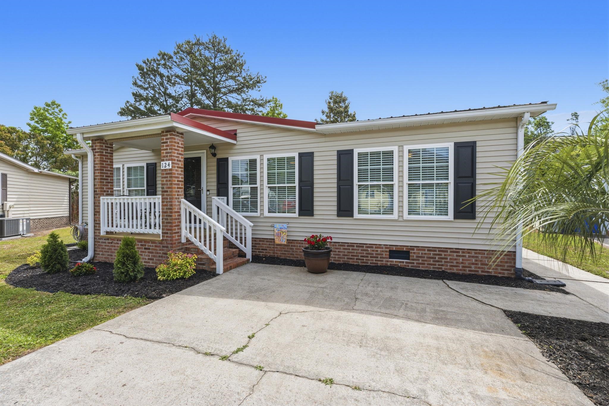 124 Queens Rd., Little River