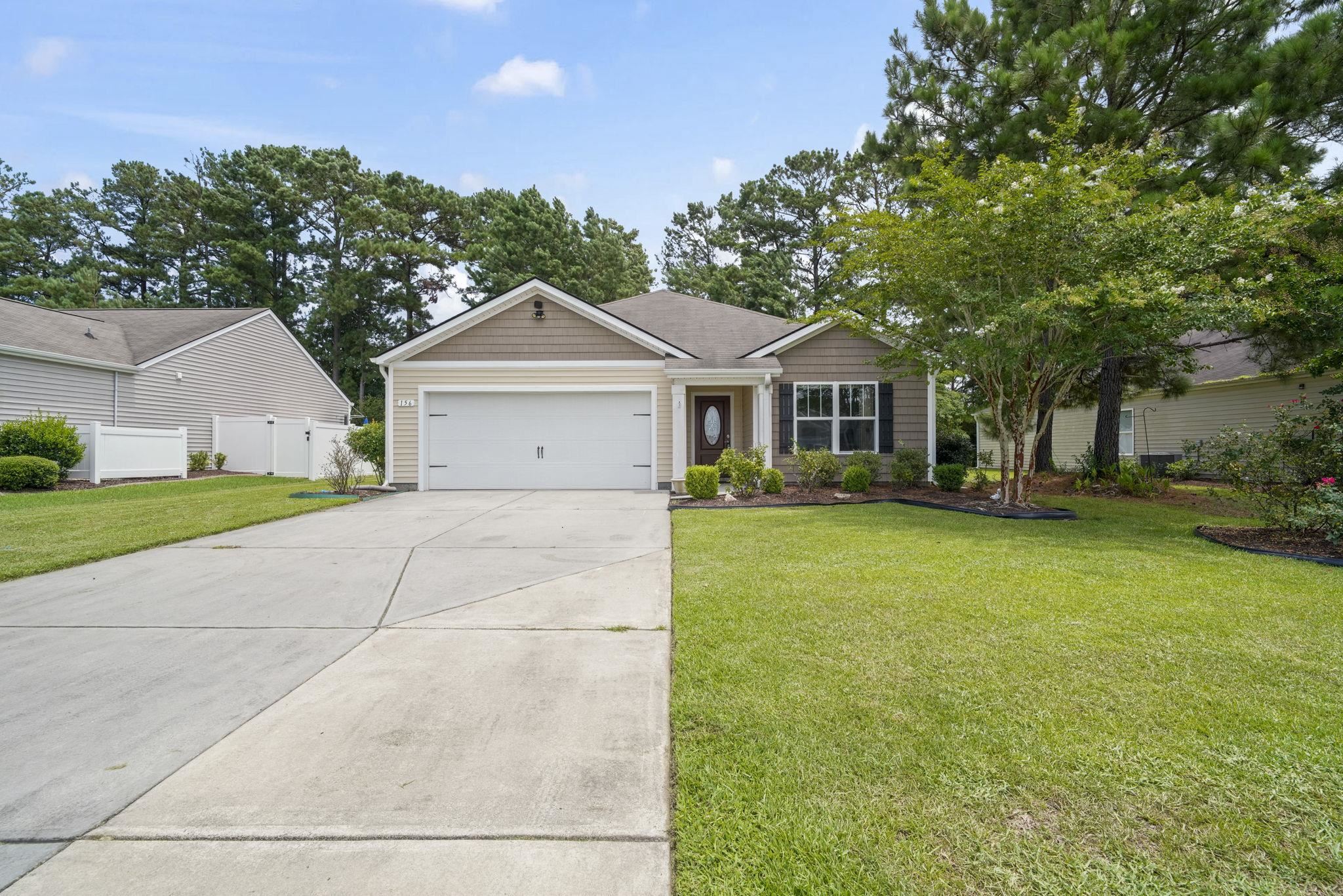 156 Oak Leaf Dr., Longs