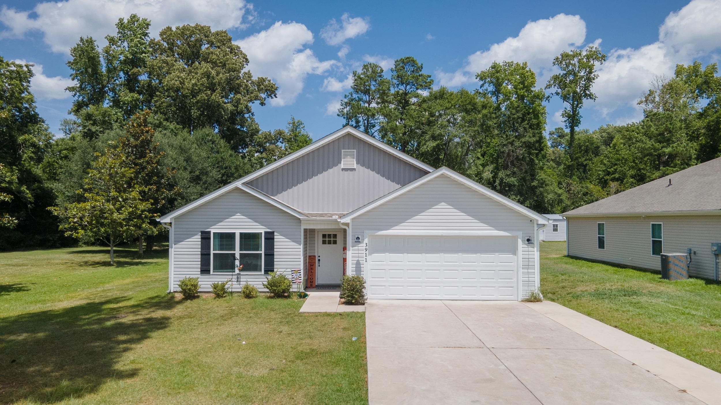 3911 Lake Dr., Loris