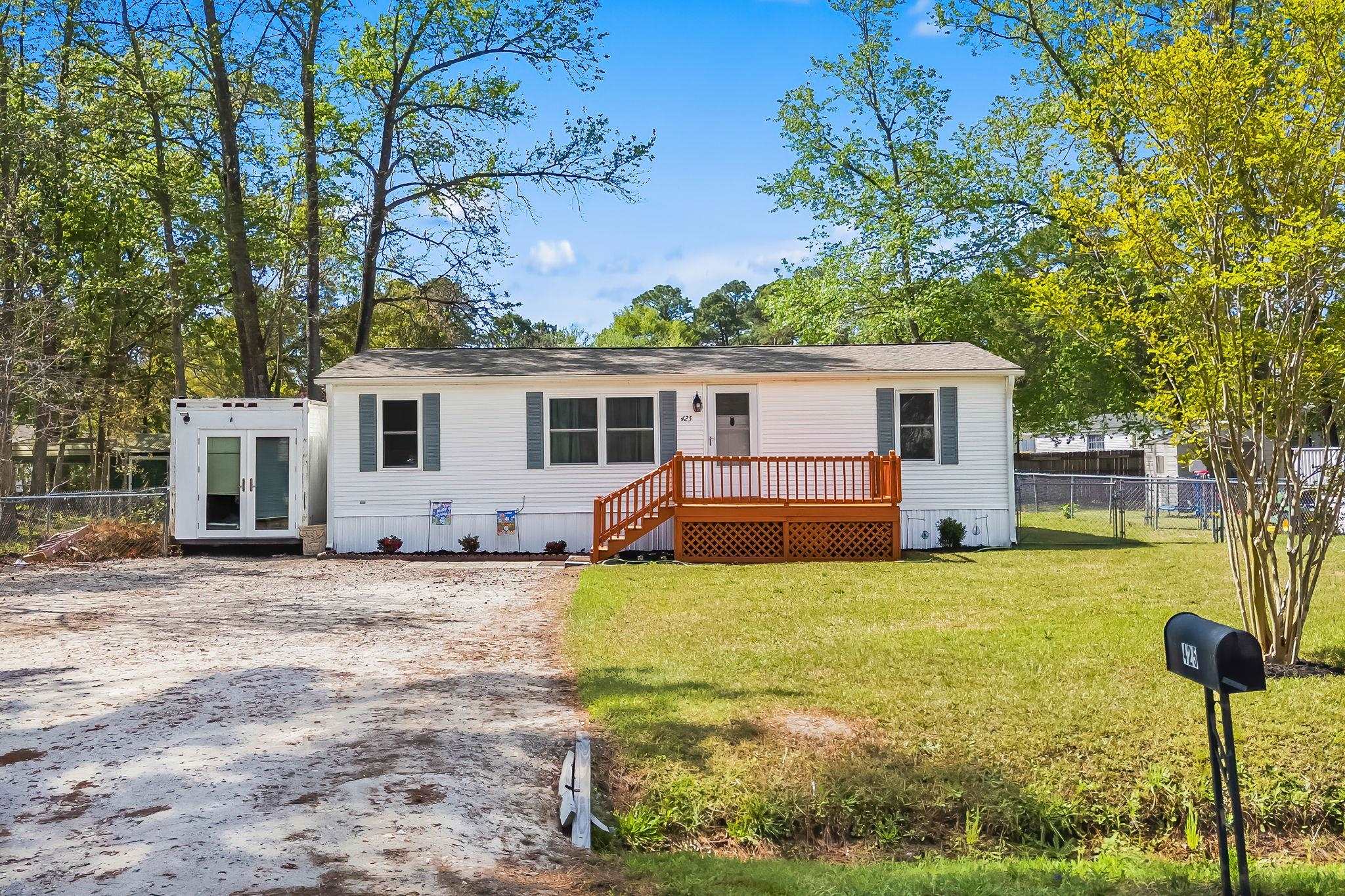 425 Sand Hill Dr., Conway