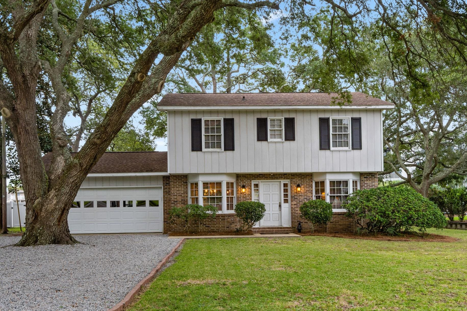 313 N Oak Dr., Surfside Beach