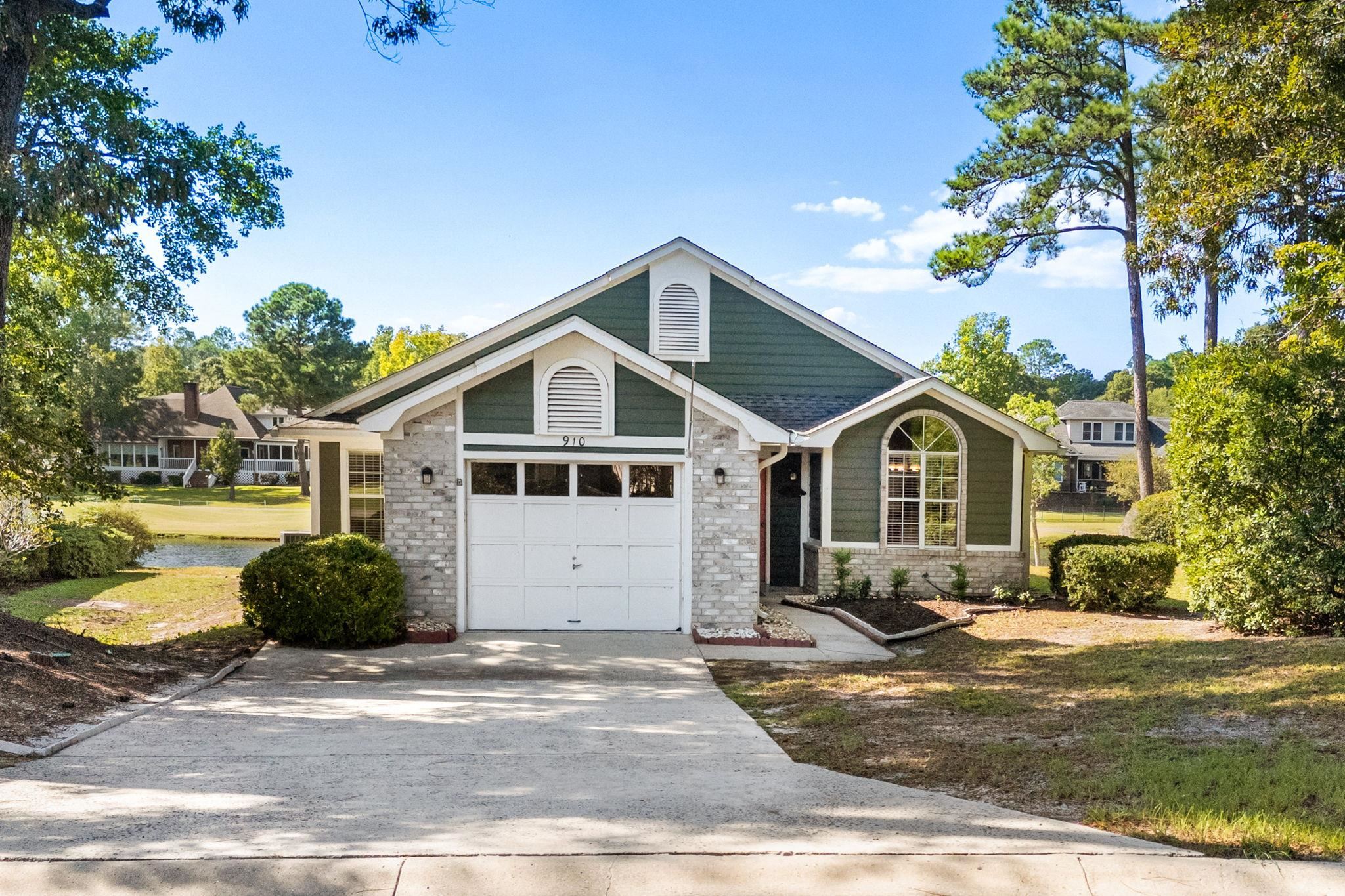 910 Knoll Dr., Little River