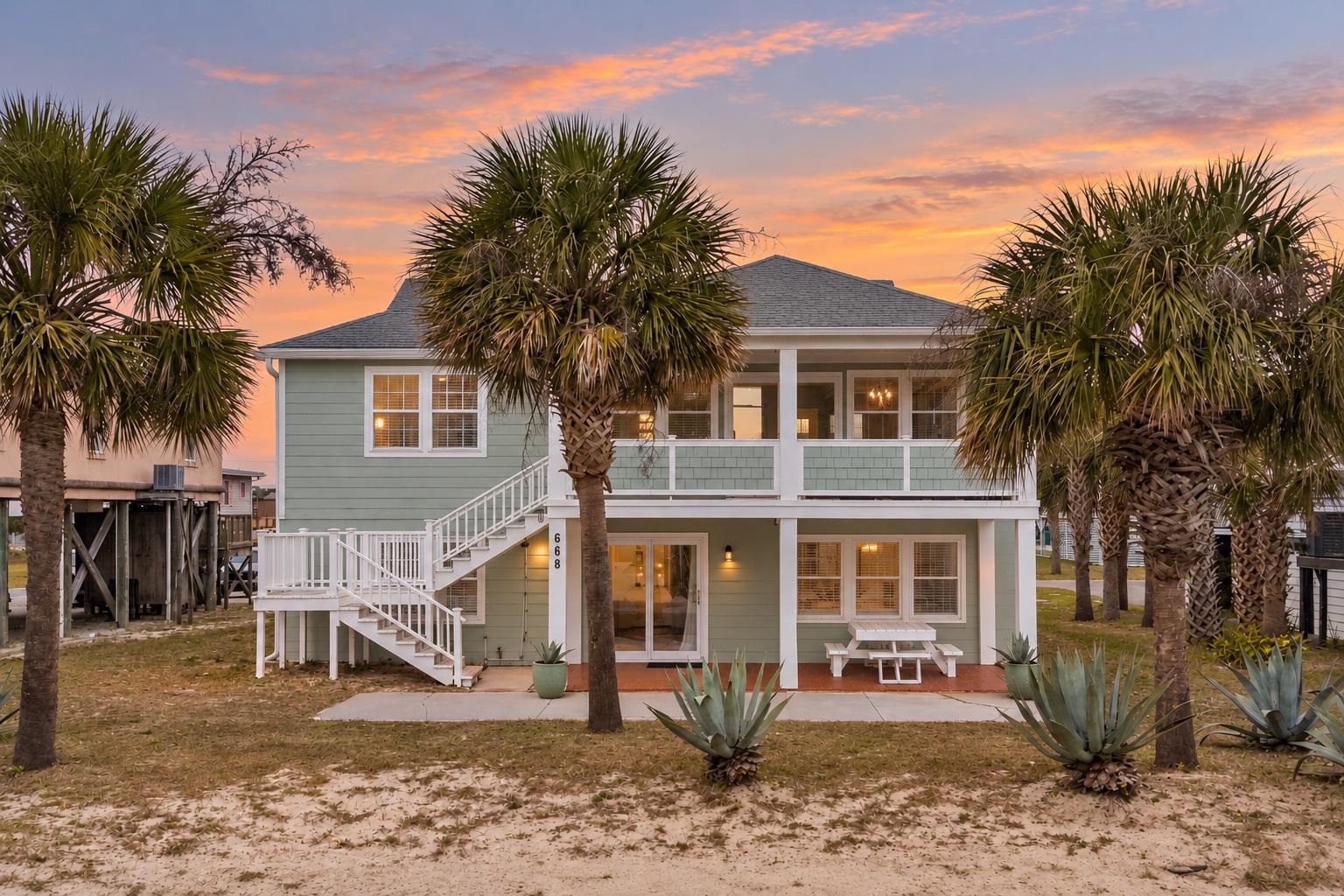 668 S Waccamaw Dr., Garden City Beach