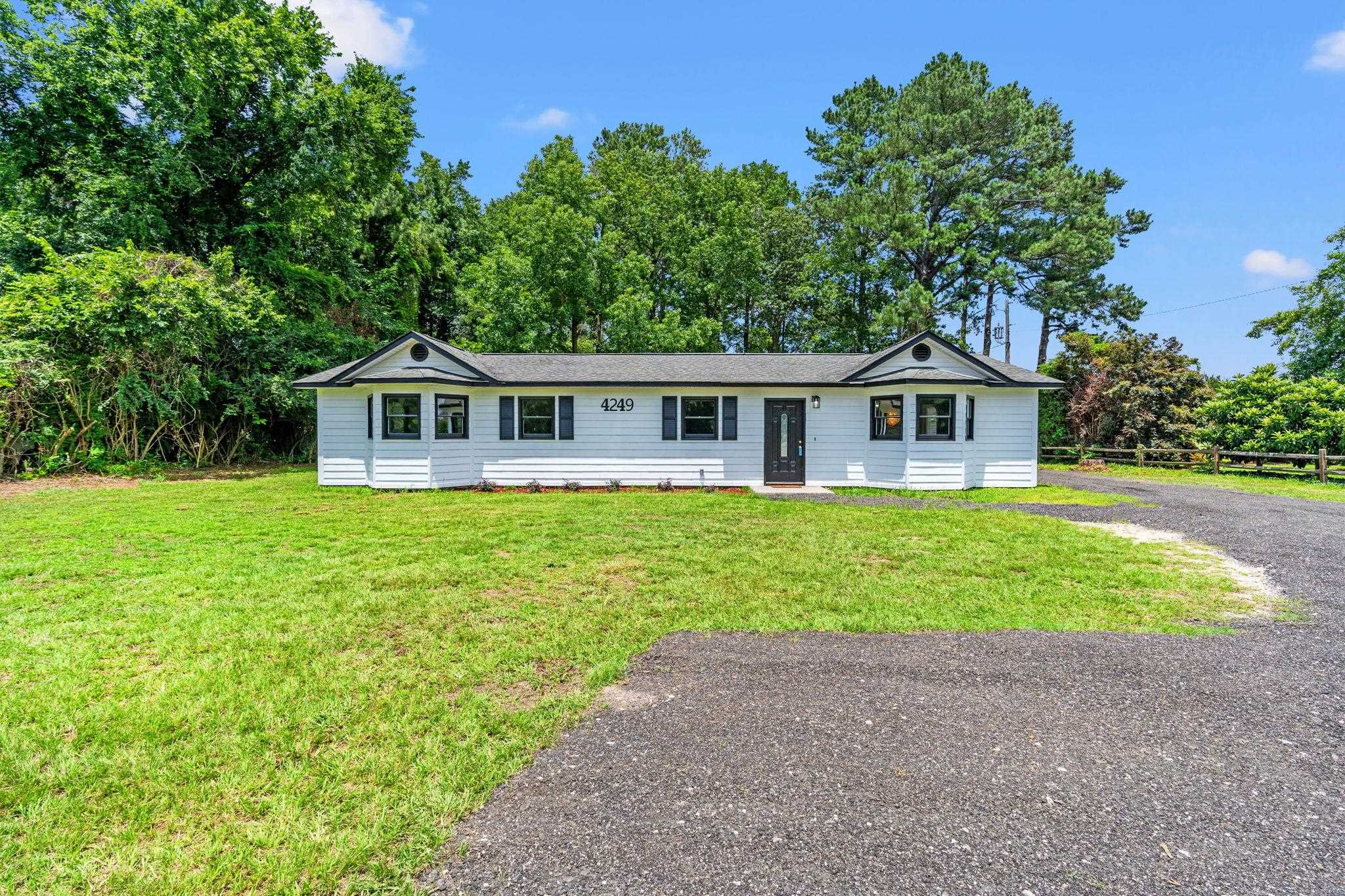 4249 E Highway 9, Loris
