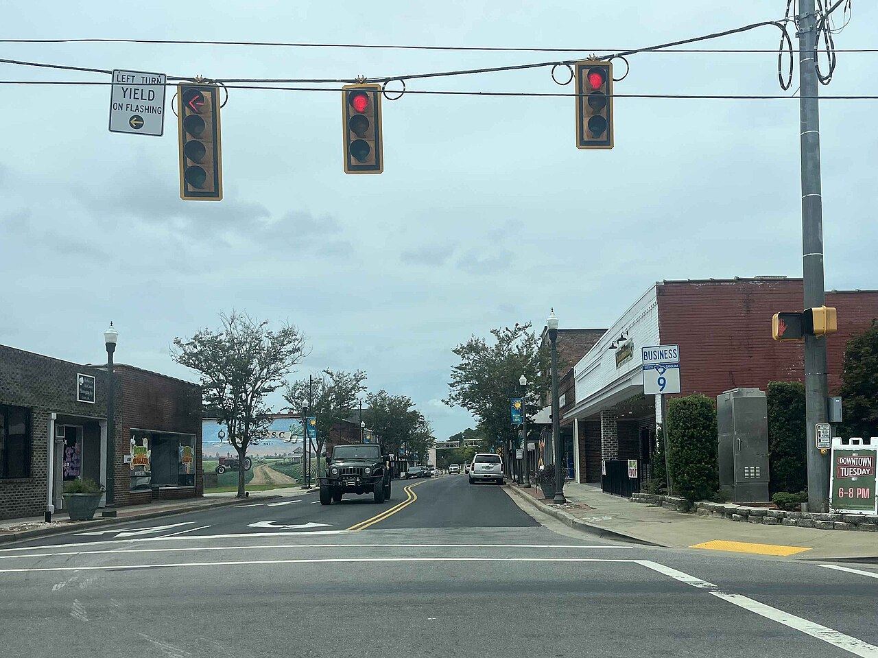 Downtown Loris at Main Street and US 701